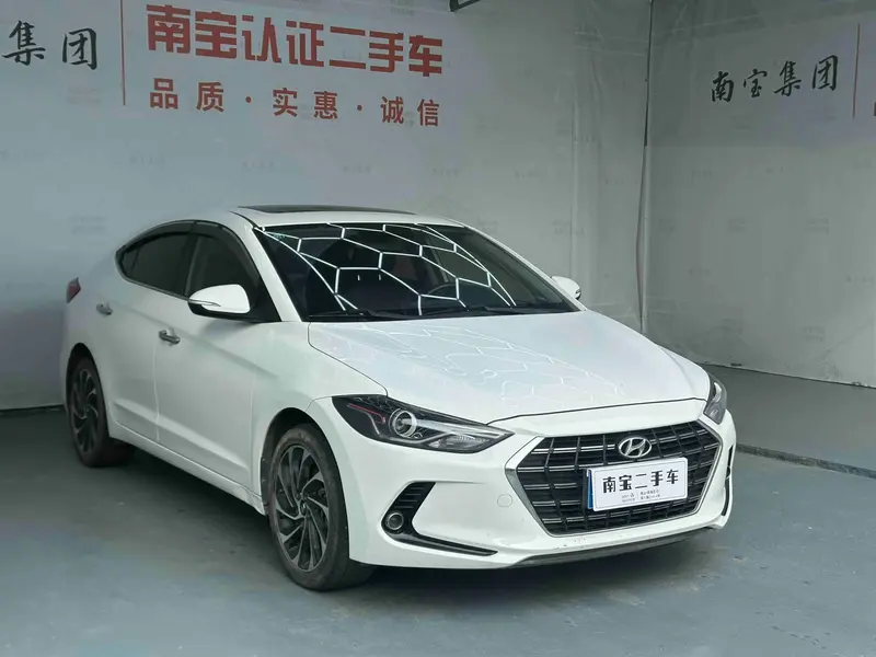 Hyundai Elantra — фото 3