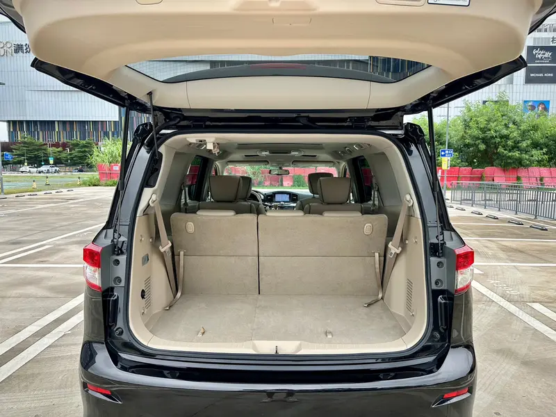 Nissan Quest 3.5L SL — фото 14