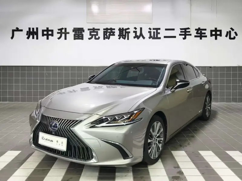 Lexus ES — фото 1