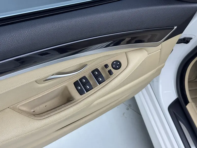 BMW 5 Series — фото 19
