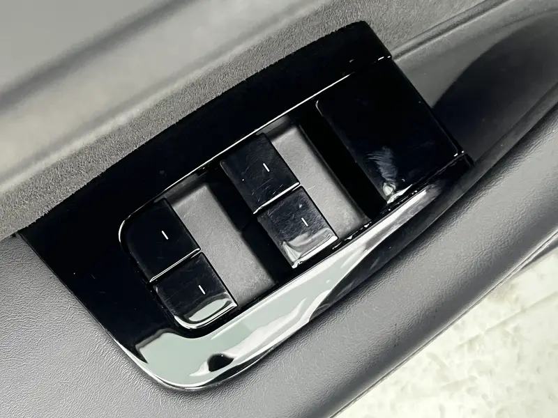 Tesla Model 3 — фото 20