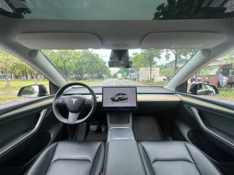 Tesla Model Y — фото 7