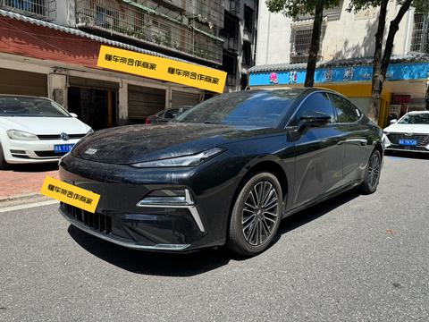 Geely Galaxy Starshine 8 PHEV