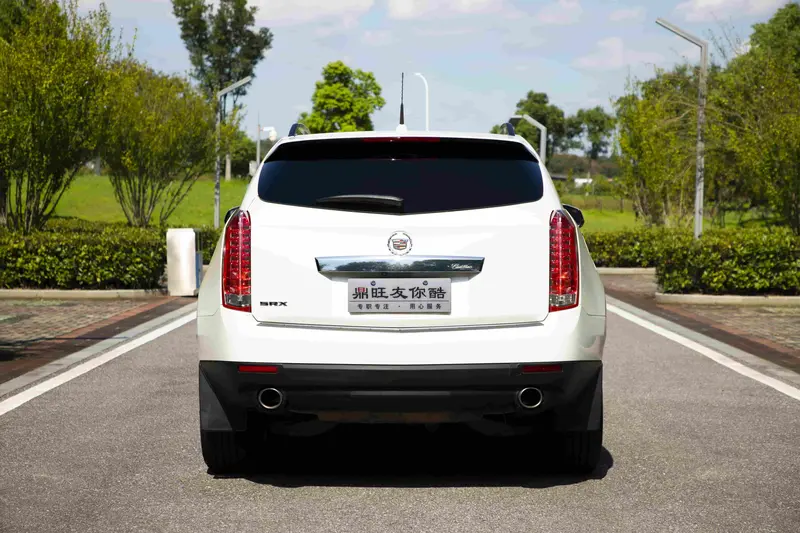 Cadillac SRX — фото 6
