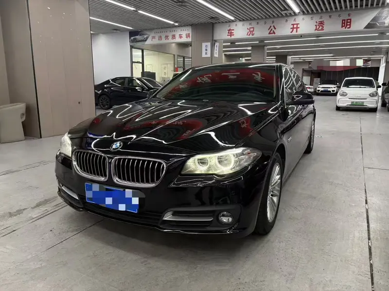 BMW 5 Series — фото 1