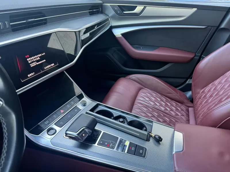 Audi A7L — фото 10