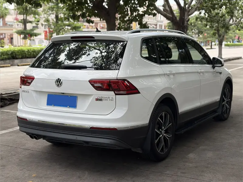 Volkswagen Tiguan L — фото 6