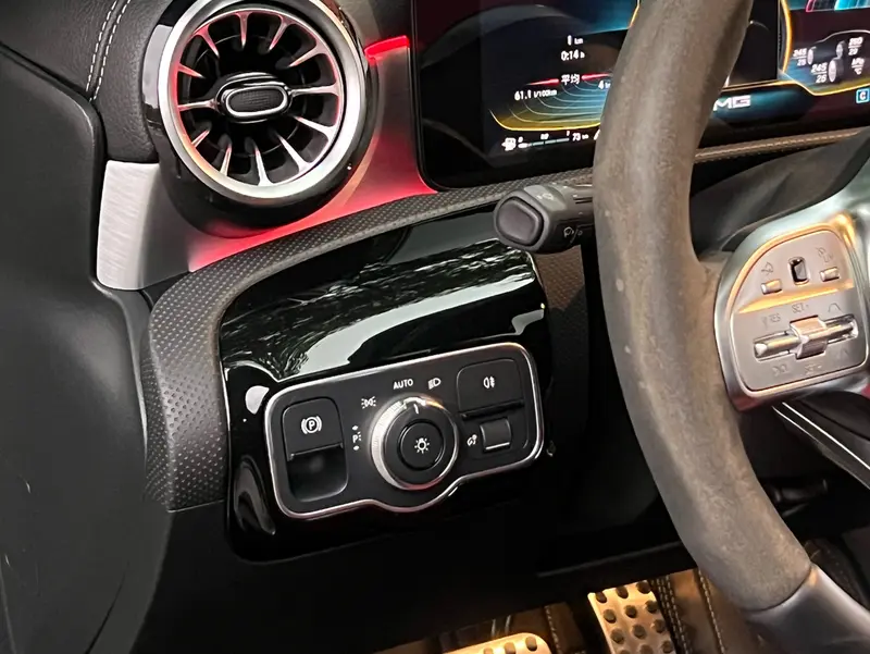 Mercedes-Benz CLA AMG — фото 10