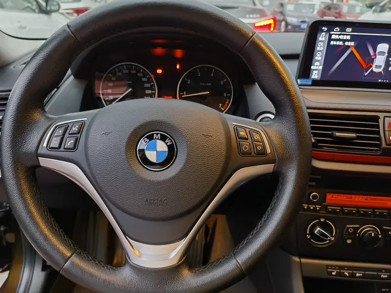 BMW X1 — фото 10