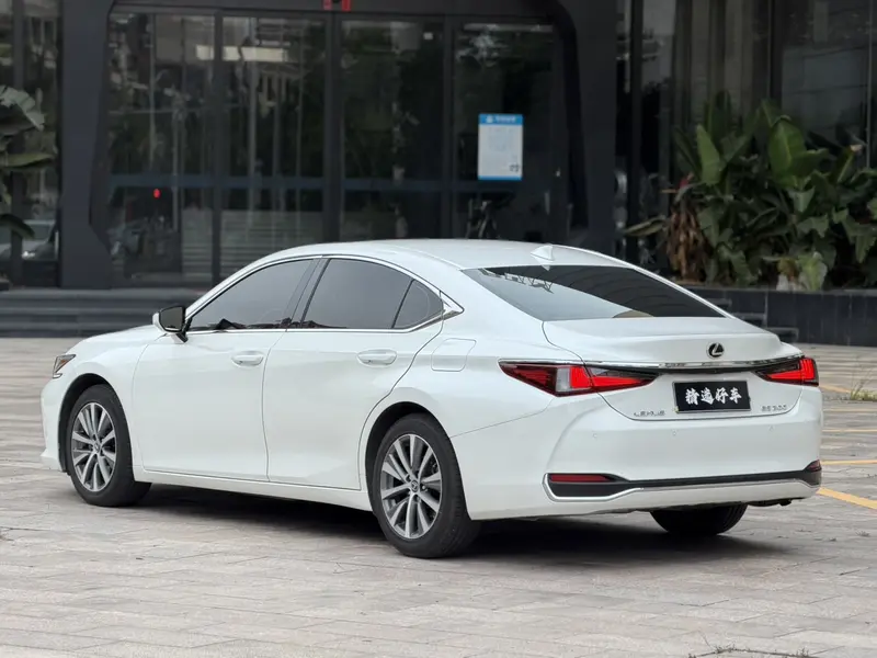 Lexus ES — фото 4