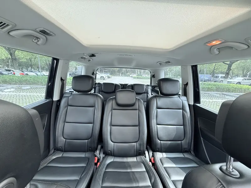 Volkswagen Sharan — фото 11