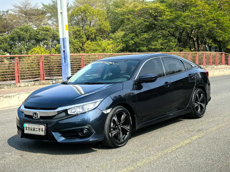 Honda Civic — фото 1