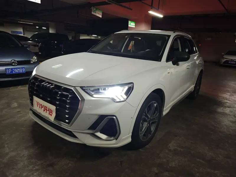 Audi Q 3 40 TFSI