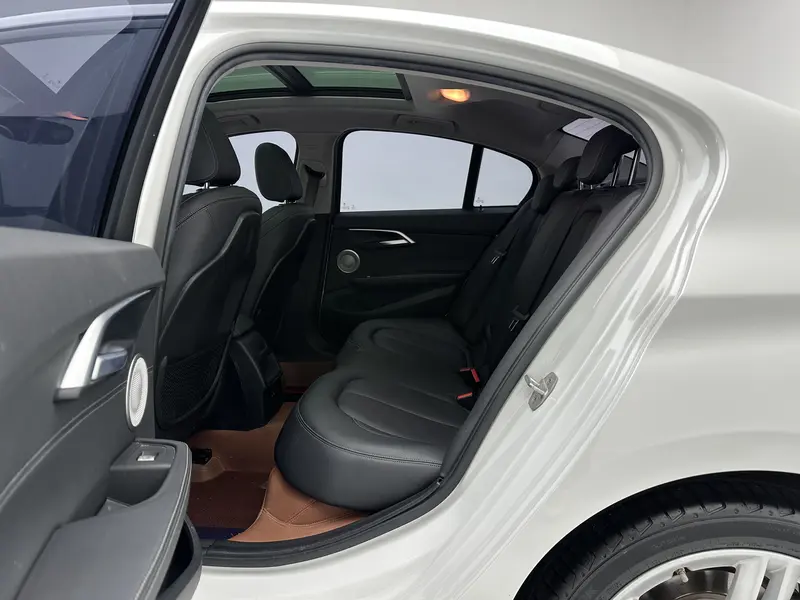 BMW 1 Series — фото 18
