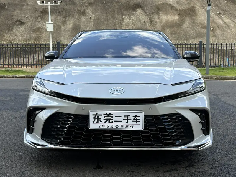 Toyota Camry 2.5 HXS PLUS — фото 2