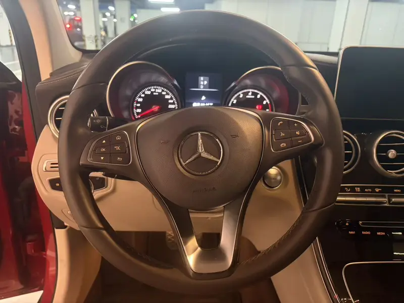 Mercedes-Benz GLC 260 4MATIC динамик — фото 8