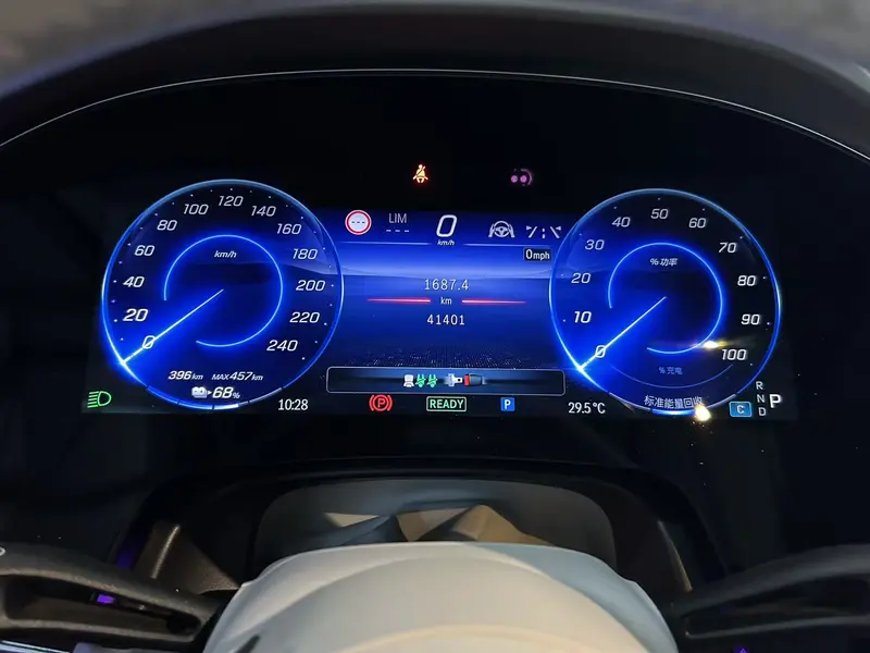 Mercedes-Benz EQS SUV — фото 10