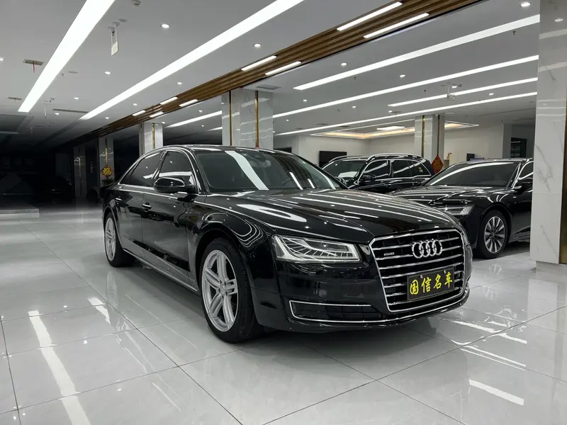 Audi A8 — фото 3