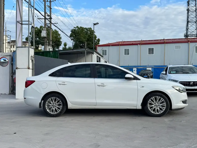 Buick Excelle 15N автомат базовая — фото 8