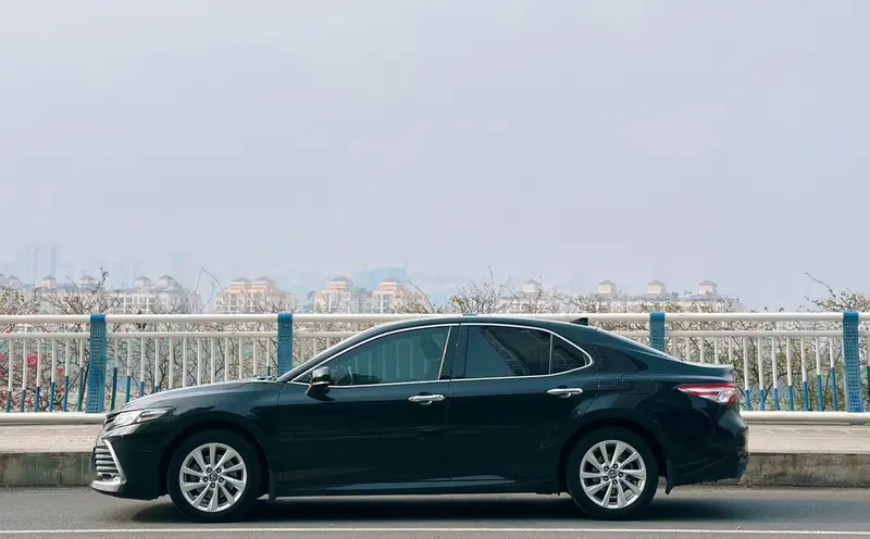 Toyota Camry — фото 4