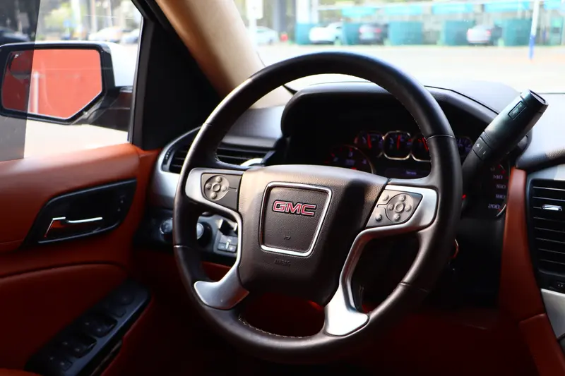 GMC Yukon — фото 7