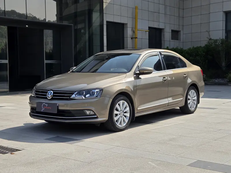 Volkswagen Sagitar 230 TSI AT Comfort