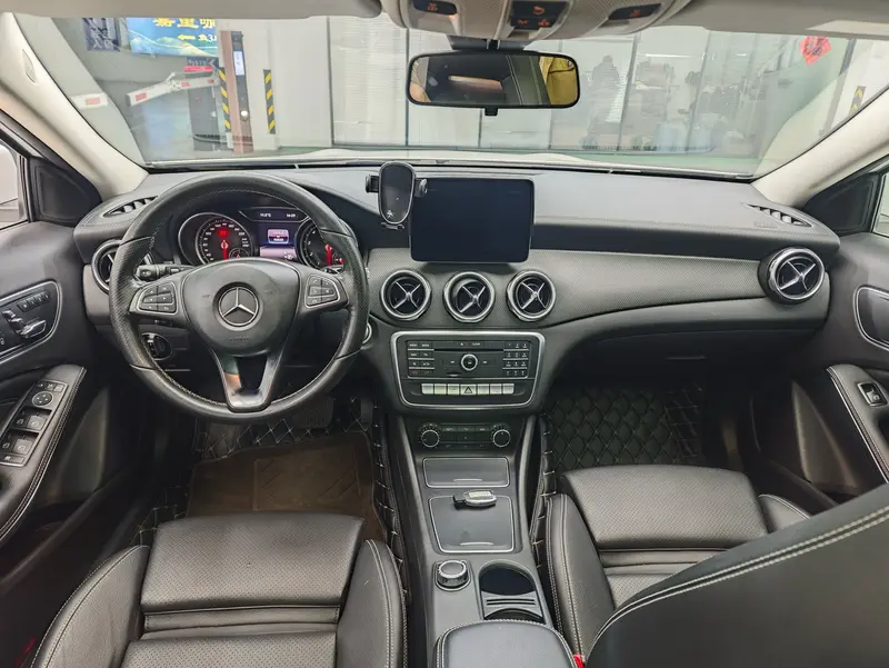Mercedes-Benz GLA — фото 8