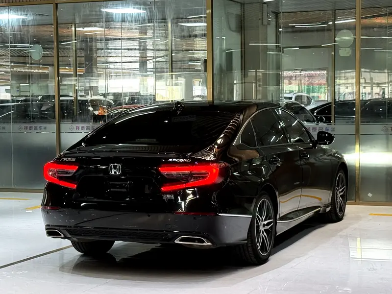 Honda Accord — фото 6