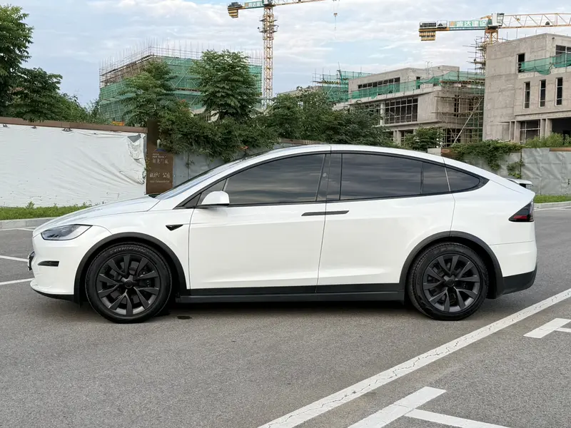 Tesla Model X — фото 4