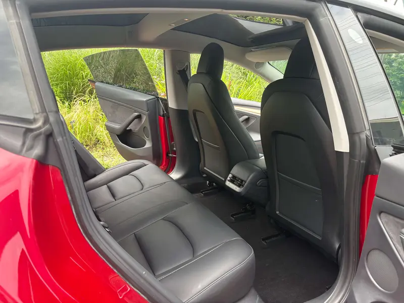 Tesla Model 3 — фото 10