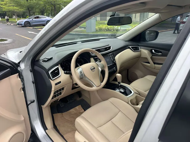 Nissan X-Trail 2.0 L CVTMAX 2 WD — фото 11