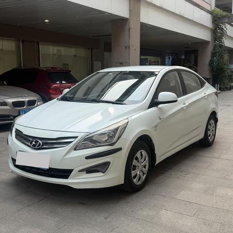 Hyundai Reina