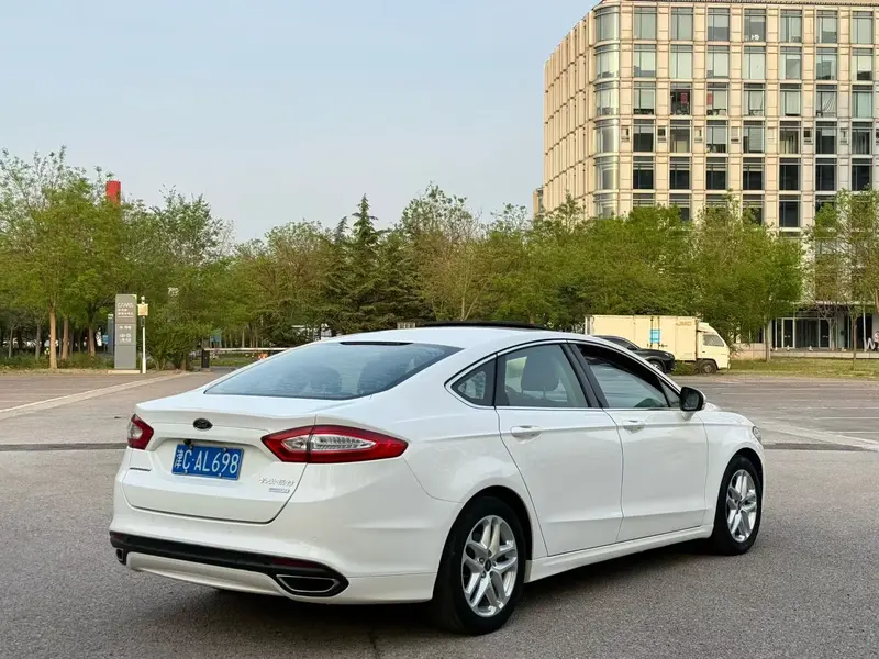 Ford Mondeo — фото 5