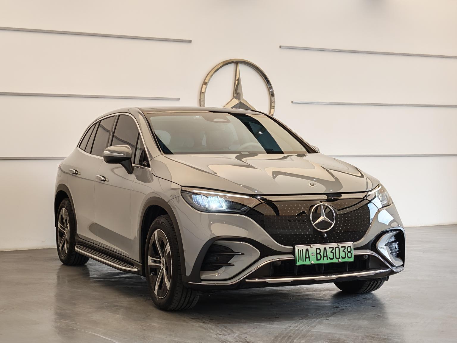 Mercedes-Benz EQE SUV: фотография 3 из 16