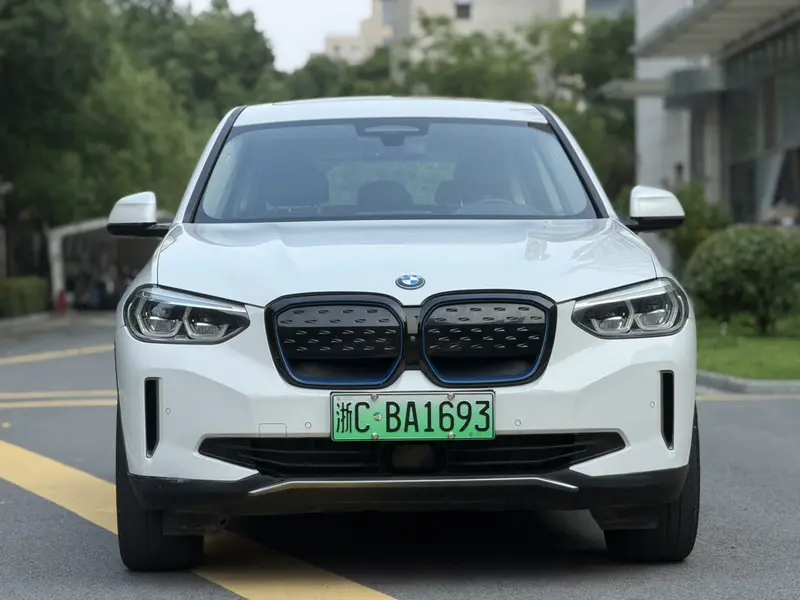 BMW iX3 — фото 2