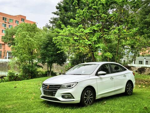 Roewe i5
