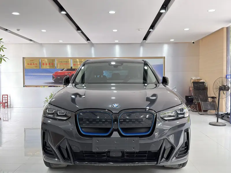 BMW iX3 — фото 2