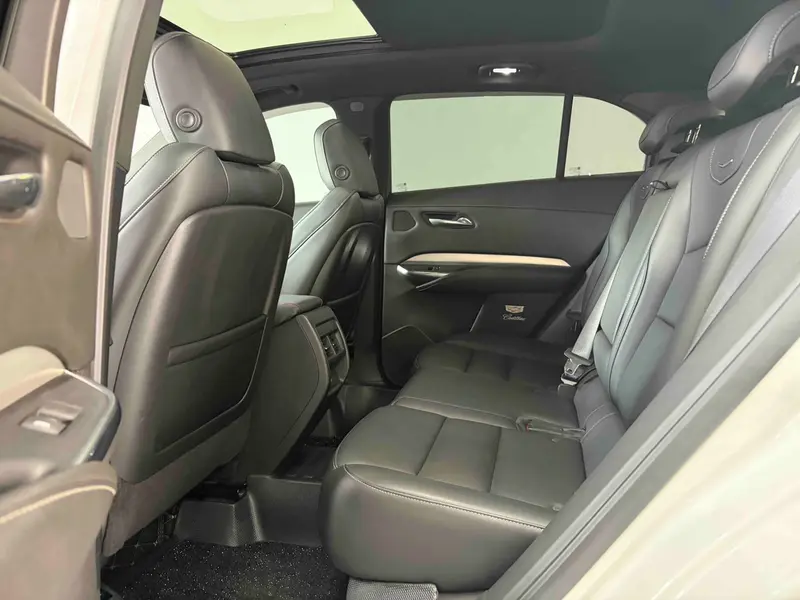 Cadillac XT4 — фото 15