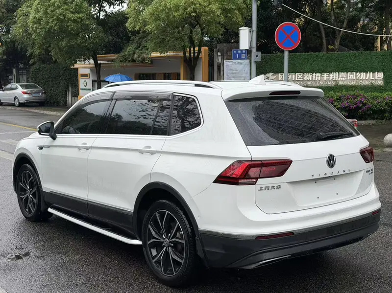 Volkswagen Tiguan L — фото 4