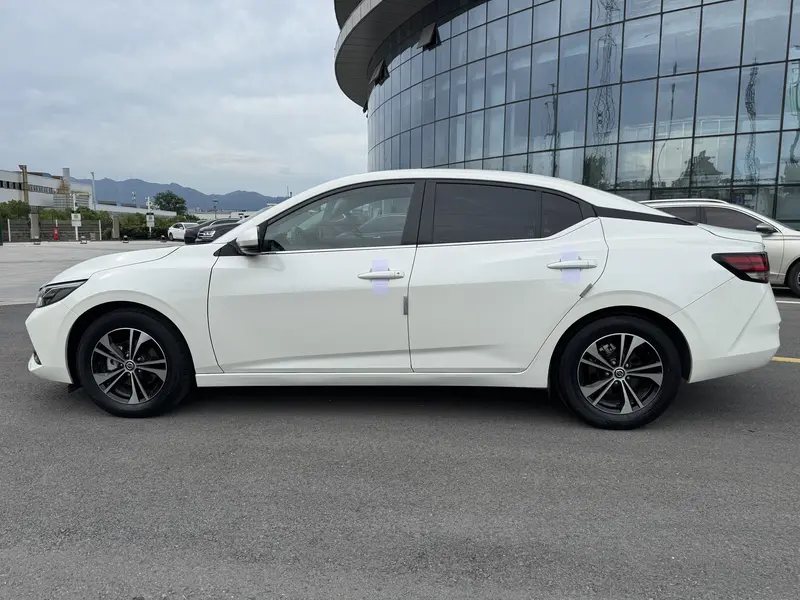 Nissan Sylphy 1.6 L XE CVT — фото 4