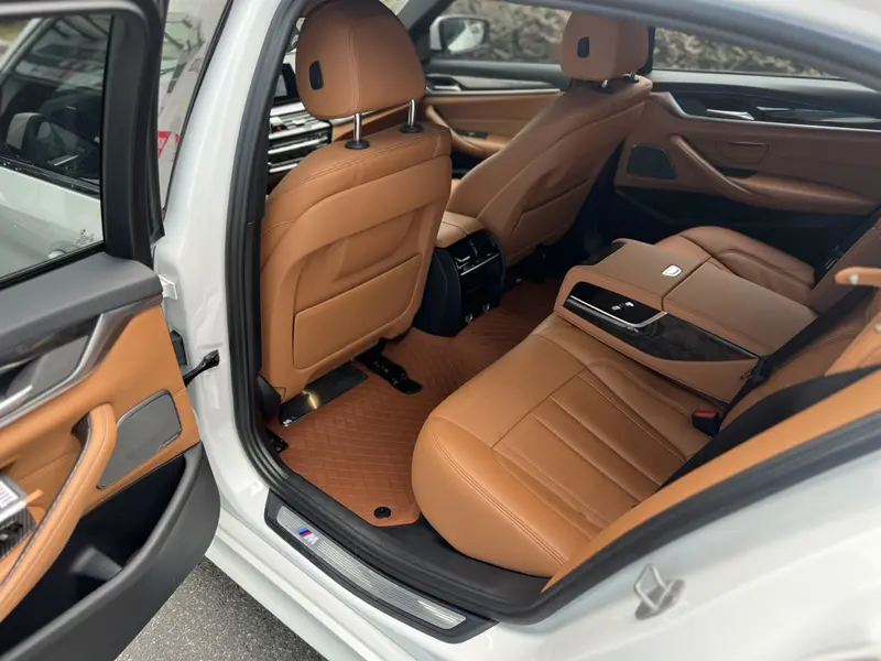 BMW 5 Series — фото 11