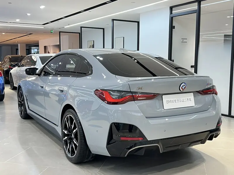 BMW i4 — фото 4
