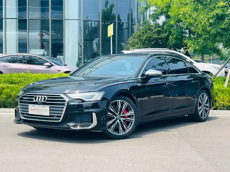 Audi A6L — фото 1