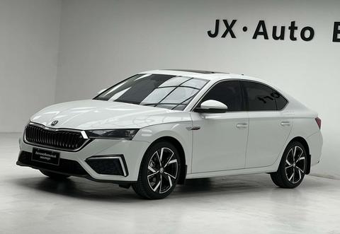 Skoda Octavia, 2023 год