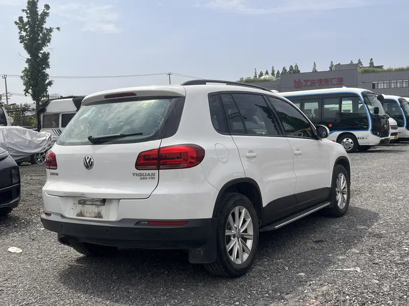 Volkswagen Tiguan — фото 6