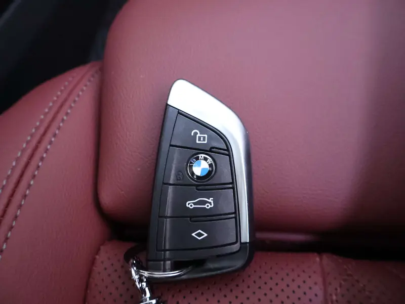 BMW X3 — фото 8