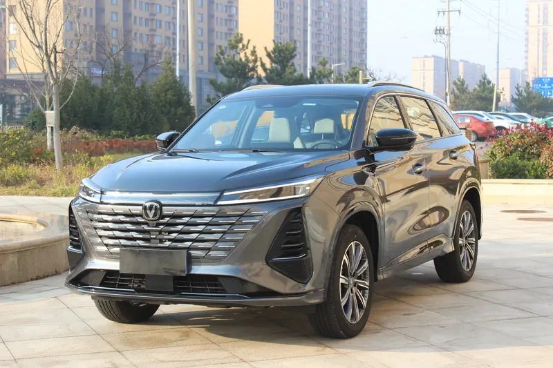 Changan CS 75 PLUS 1.5 T — фото 1