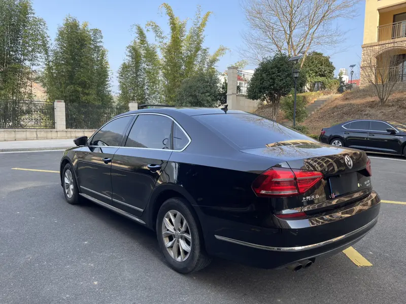 Volkswagen Passat — фото 5