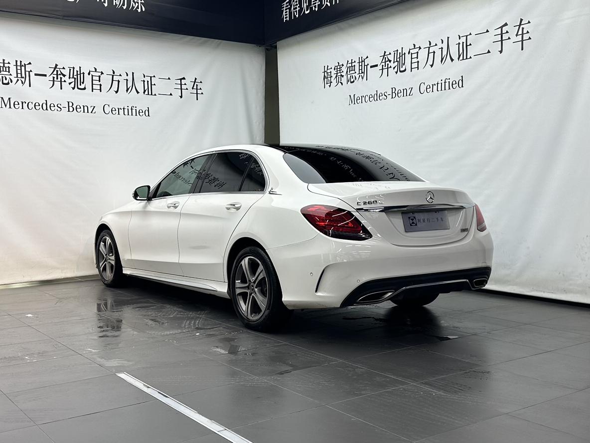 Mercedes-Benz C-Class: фотография 5 из 17