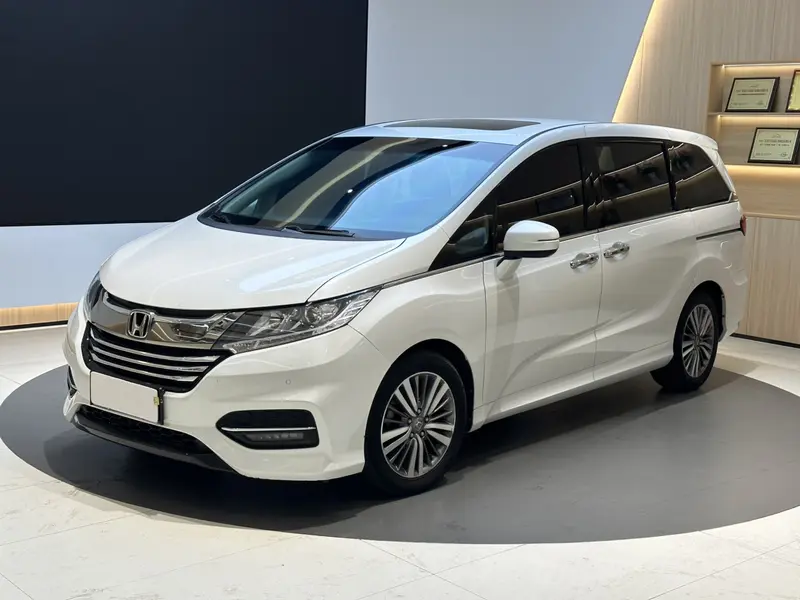 Honda Odyssey — фото 1